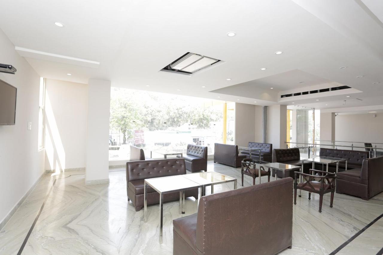 Hotel Capital O 37423 Golden Leaf Dehradun Exterior foto