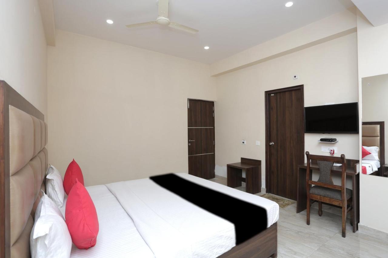 Hotel Capital O 37423 Golden Leaf Dehradun Exterior foto