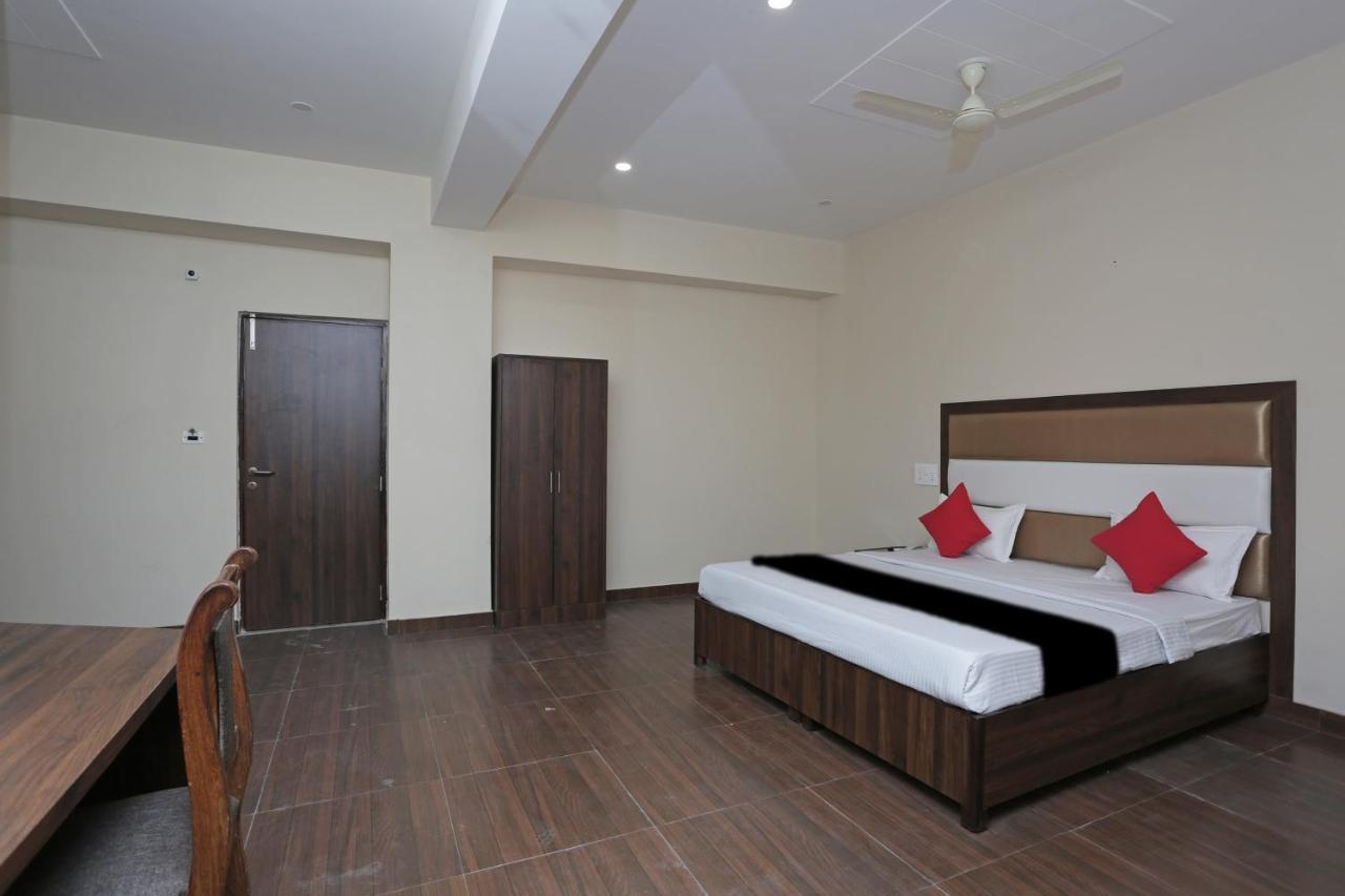 Hotel Capital O 37423 Golden Leaf Dehradun Exterior foto